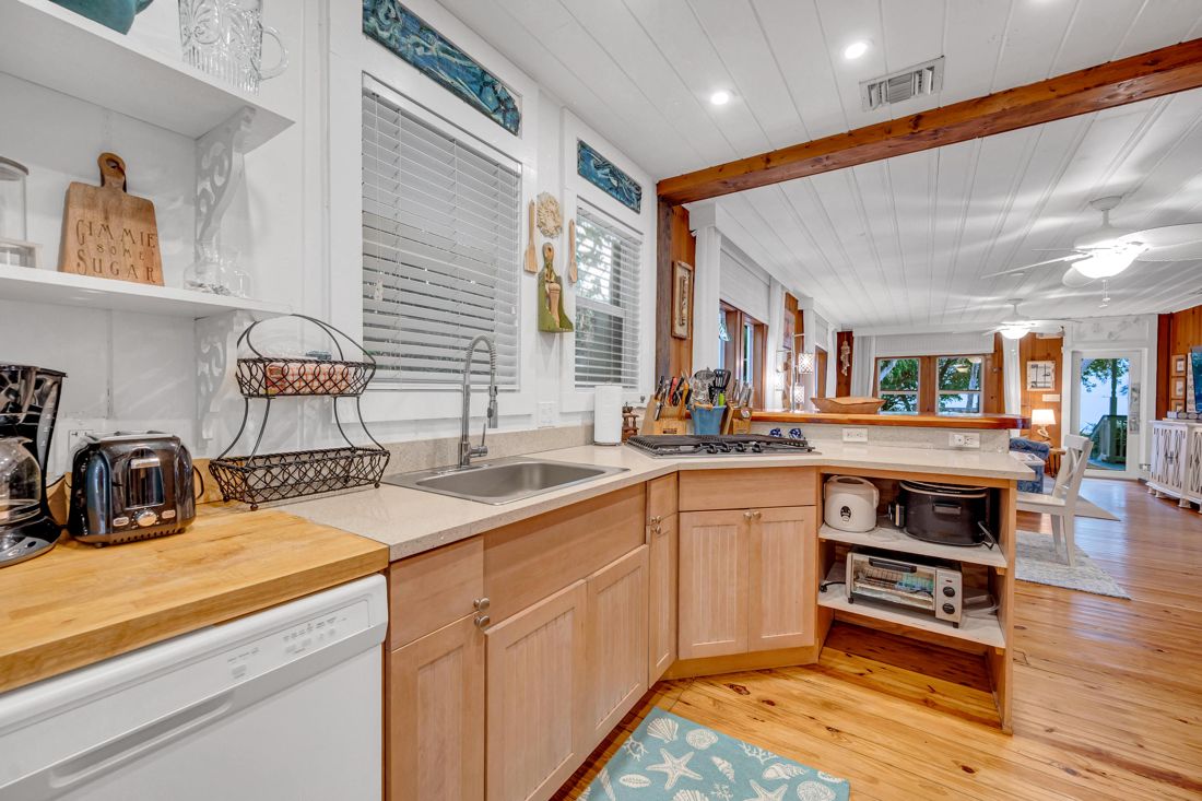 Kitchen and dishwasher at Butterfly House Islamorada